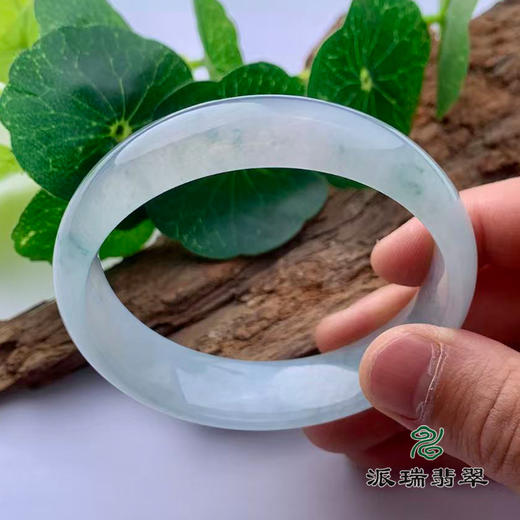 派瑞翡翠 翡翠手镯 糯冰 浅绿 商品图1