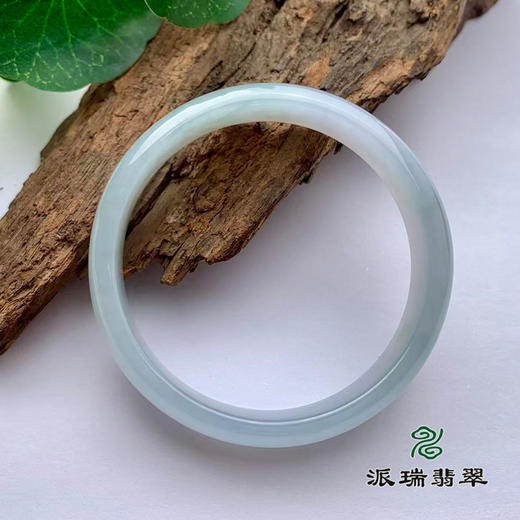 派瑞翡翠 翡翠手镯 糯冰 浅绿 商品图2
