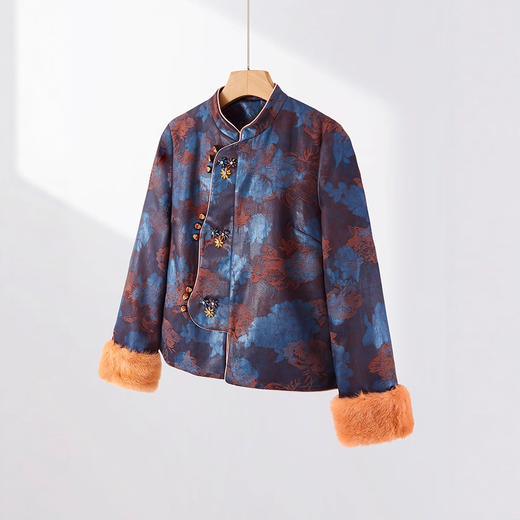 丁摩 水貂毛钉珠宋锦女秋冬新中式盘扣加厚保暖短款羊毛外套上衣5ZF-76051 商品图4