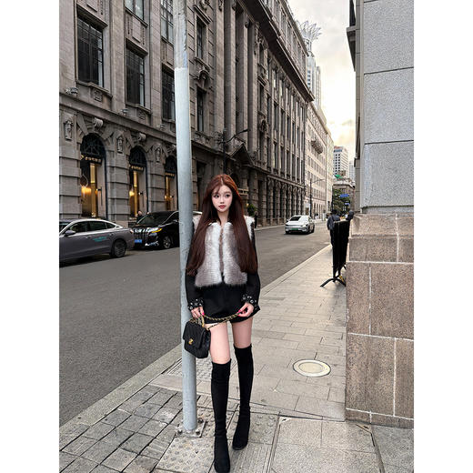 LINCHAOZHANG 【广岛之恋】LW250156 环保毛拼接外套 商品图3