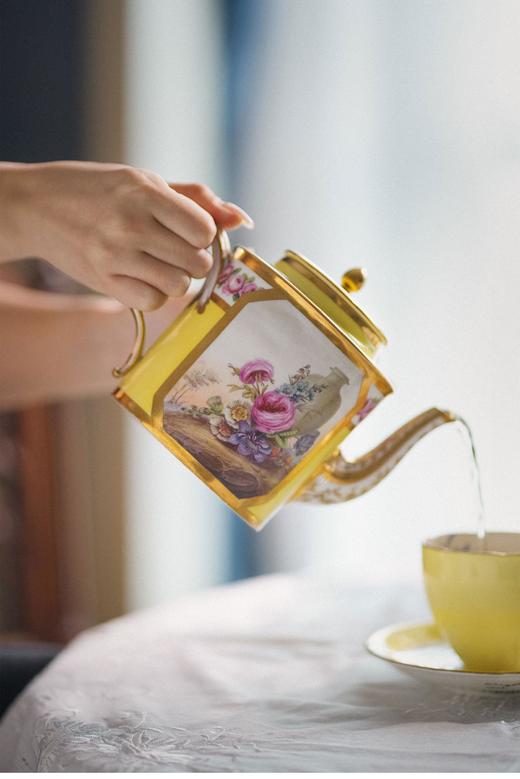 【已售】独角鹿西洋古董 18世纪末19世纪初法国出品手绘描金花卉主题彩绘咖啡壶 商品图1