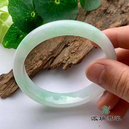 派瑞翡翠 翡翠手镯 糯冰 浅绿 商品图3