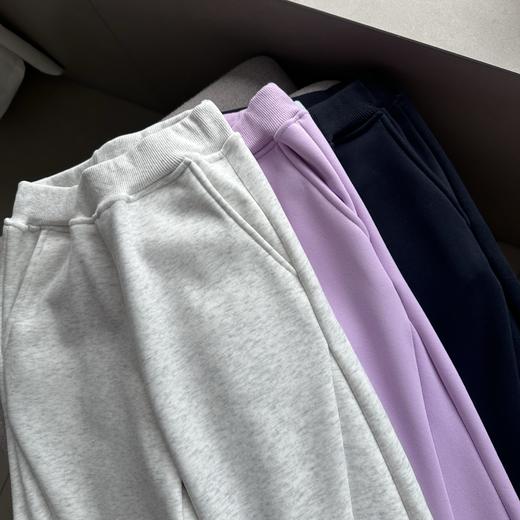 D111736男女宝宝都可以穿立体刺绣logo超显瘦摇粒绒弯刀裤 商品图8