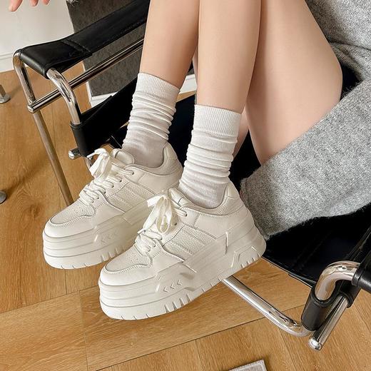 【牛皮厚底轻盈不累脚小白鞋】2025新款小个子增高系带运动百搭休闲女板鞋 商品图1