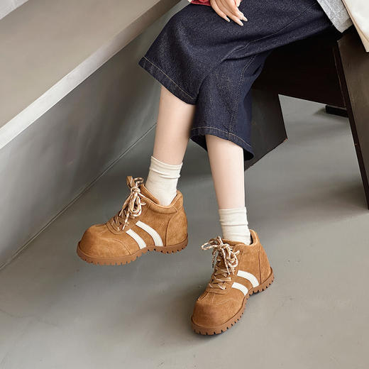 经典鲨2025冬专柜新款百搭圆头时尚拼色内增高潮酷马丁靴女KW132-558021 商品图4