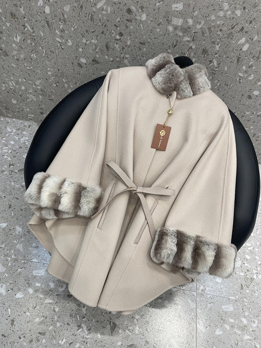 雀说LP同款赫本风鼻祖色山羊绒系带短款斗篷龙猫色秋冬大衣女外套ALW0810-1 商品图1