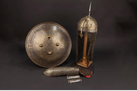 独角鹿西洋古董 1820年波斯卡扎尔时期鋄金银花纹装饰摆件三件套