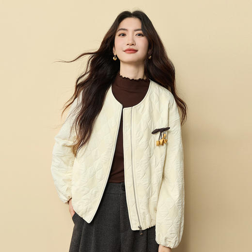 【11/19新品】熙世界花苞短外套女士棒球服2025秋冬新款小香风圆领菱格夹克上衣 商品图3