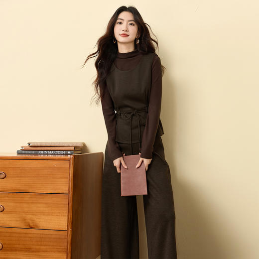 【11/19新品】熙世界轻熟老钱风高级感套装秋冬女士打底衫毛呢马甲阔腿裤三件套 商品图4
