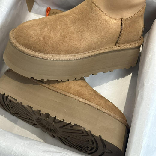 高筒油叽叽羊皮毛一体雪地靴 商品图3