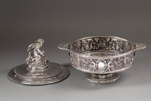 独角鹿西洋古董19世纪法国LEBRUN工坊出品古典天使奏乐主题镀银精雕双耳带盖餐盅 商品图3