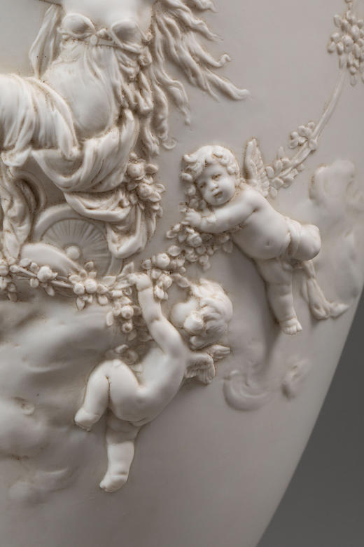 独角鹿西洋古董19世纪末法国出品铜鎏金精雕装饰古典女神与天使主题素胎瓷花瓶及布面灯罩台灯一对 商品图6