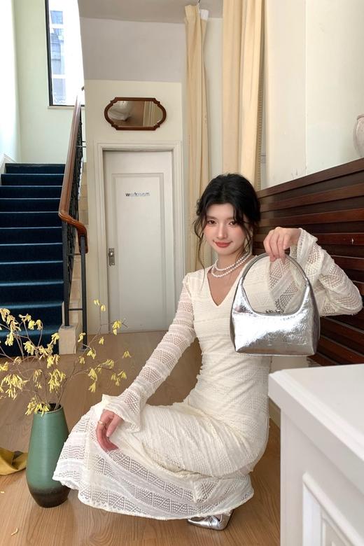 SIA SAYLOR 法式浪漫V领鱼尾裙摆喇叭袖连衣裙 21524 商品图2