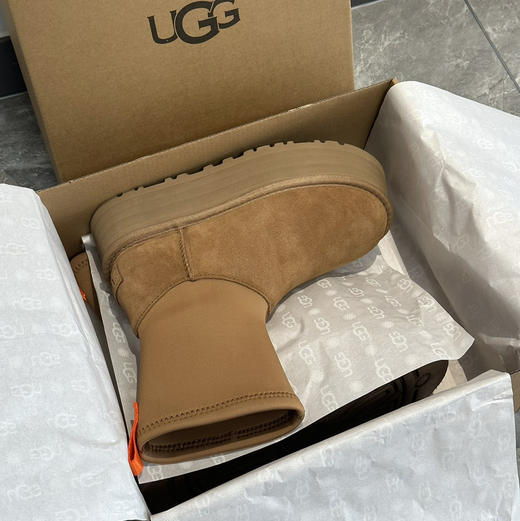 高筒油叽叽羊皮毛一体雪地靴 商品图1