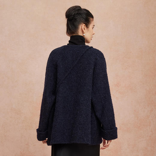 QH910斯尔丽25新款含苏力羊毛颗粒质感宽松斗篷感配同面料时尚羊毛大衣 商品图7