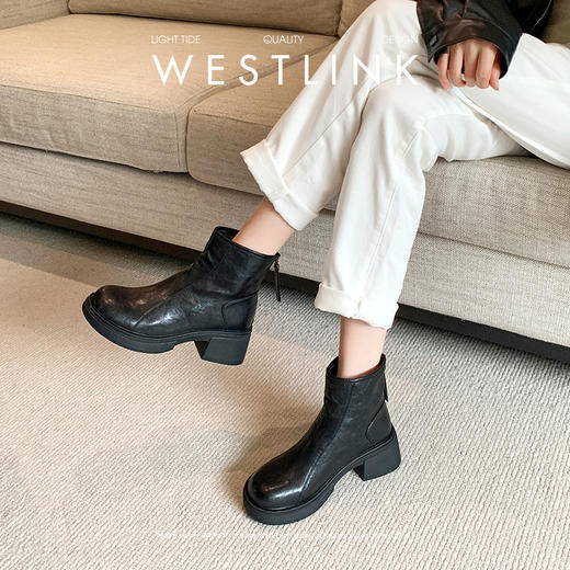 西遇厚底短靴女新款秋冬复古百搭黑色马丁靴子圆头增高瘦瘦靴V2257253 商品图2