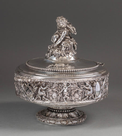 独角鹿西洋古董19世纪法国LEBRUN工坊出品古典天使奏乐主题镀银精雕双耳带盖餐盅 商品图0