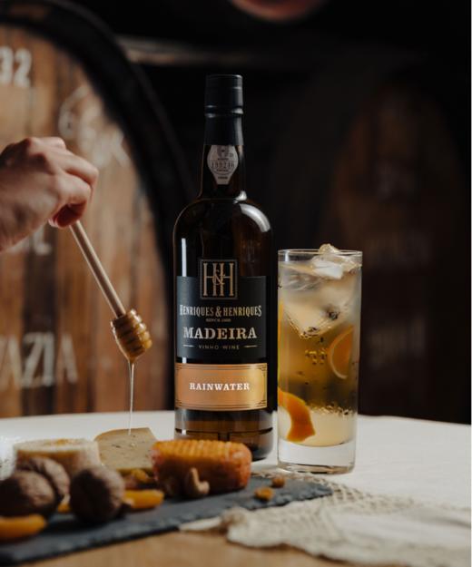 Henriques & Henriques Madeira Rainwater Medium Dry 大亨雨水马德拉甜型利口红葡萄酒 商品图2