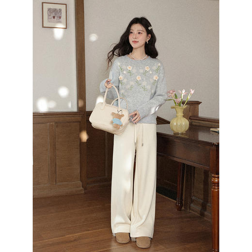 鹿向南「蓝焰暖冬」蓝色花朵毛衣女秋冬新款法式慵懒感针织衫上衣 商品图3