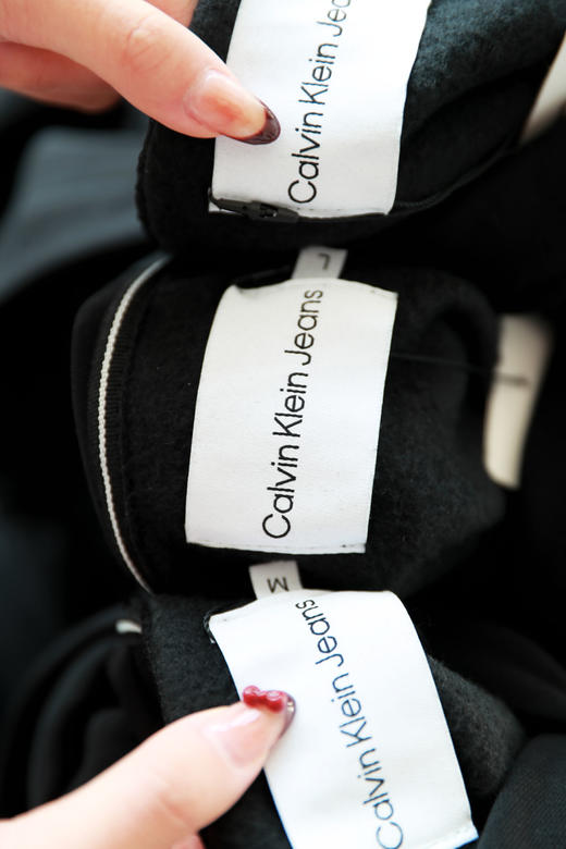 黑武士加绒卫衣，这个好看。胸口小标刺绣曜夜黑连帽外套A112366 商品图12