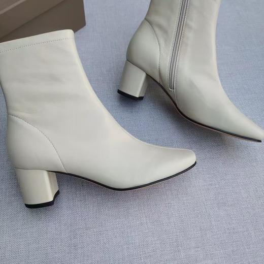 [偏大一码，往小一码拍！]（跟高4.8cm）火桐hooton 女神小白靴粗跟拉链短靴870H 商品图2