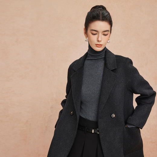 QH908斯尔丽2025新款软糯滑爽一手长及臀时尚减龄H型双面呢羊毛大衣 商品图12