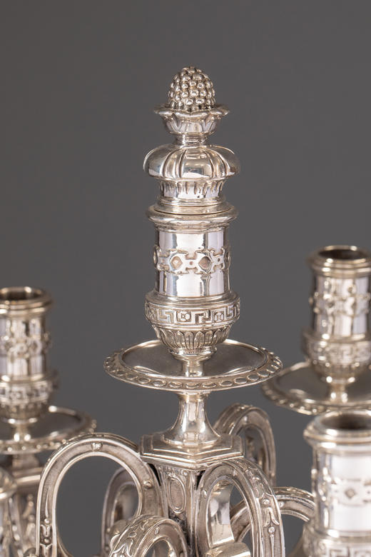 独角鹿西洋古董19世纪法国出品路易十六风格古典神话及花叶主题纯银精雕七枝头烛台一对 商品图5