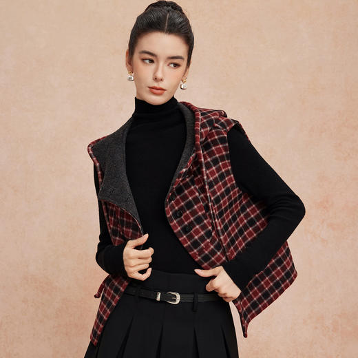 QH915斯尔丽25新款双面格子宽松外套+带帽马甲多穿法两件套 商品图2