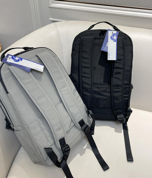 正品新秀丽双肩包书包111804 商品图3