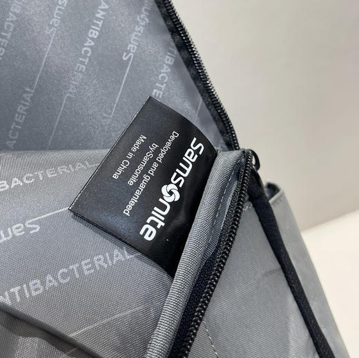 正品新秀丽双肩包书包111804 商品图5