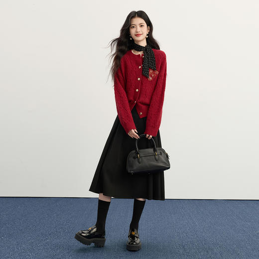 【11/19新品】熙世界北极绒红色毛衣开衫女慵懒松弛感刺绣针织外套2025秋冬新款 商品图2