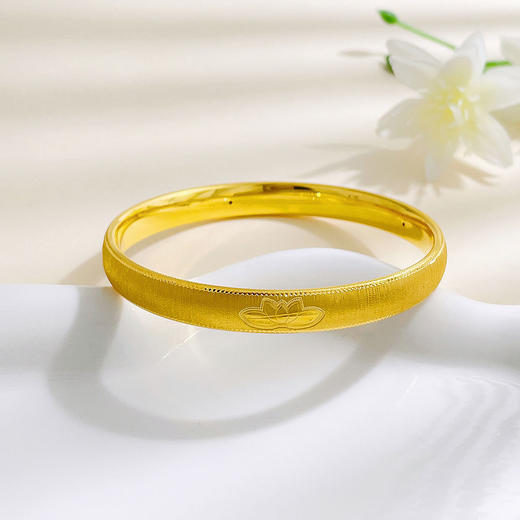 【限时克减150元】足金 无氰5D空心固口丝绒金好运莲莲莲花轮胎手镯（面宽约7.7-8.1mm）(AR5DSZ10002),(预售产品下单后不退款不退货不换货不补差价) 商品图0