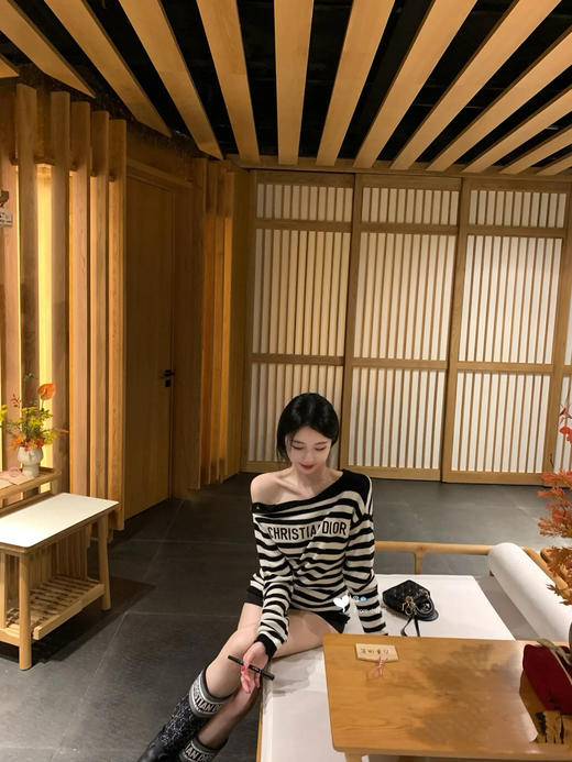 迪奥 25秋冬新款 肩扣条纹针织毛衣(TM) 商品图0