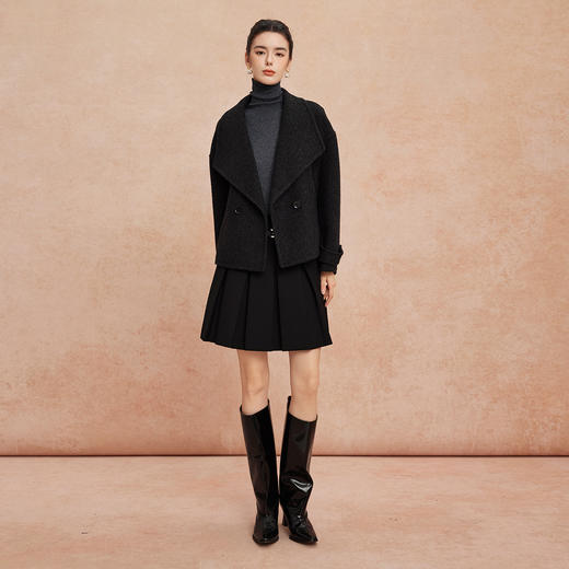 QH907斯尔丽2025新款滑爽软糯双面呢大翻领短款羊毛大衣 商品图13