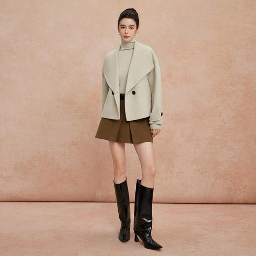 QH907斯尔丽2025新款滑爽软糯双面呢大翻领短款羊毛大衣 商品图3