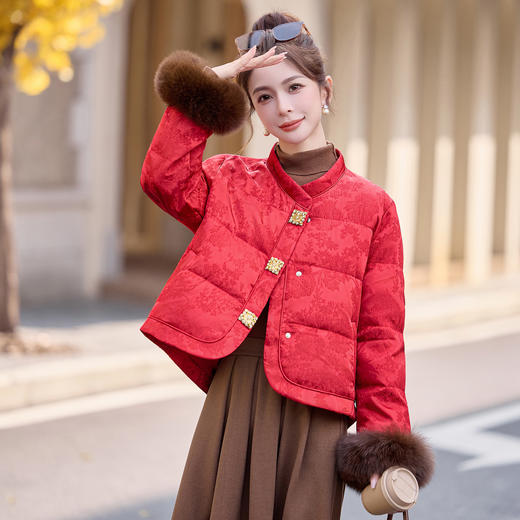 HR YJLY86850新年拜年服提花新中式白鸭绒羽绒外套狐狸毛 商品图0