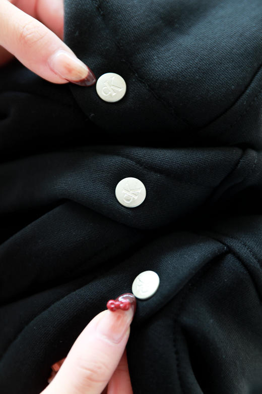 黑武士加绒卫衣，这个好看。胸口小标刺绣曜夜黑连帽外套A112366 商品图11