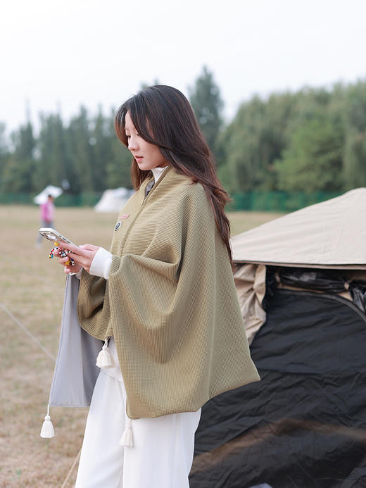 【建议下单带移动充电宝款】【法式小香风电热披　暖身毯】5档温度任意调节　披着软盖着暖 预售3天（周末不发） 商品图6