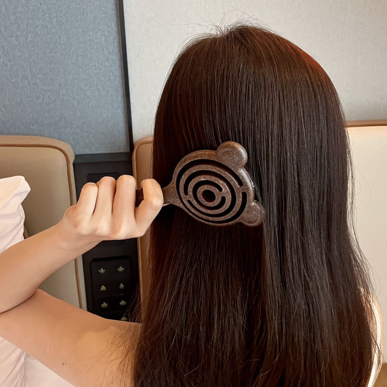 千金不换的OSAKI椰壳梳 一梳到底 一梳上头 随时给头皮做SPA