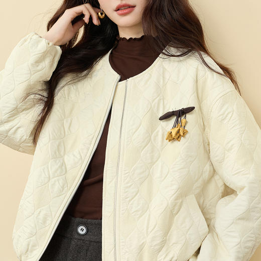 【11/19新品】熙世界花苞短外套女士棒球服2025秋冬新款小香风圆领菱格夹克上衣 商品图4