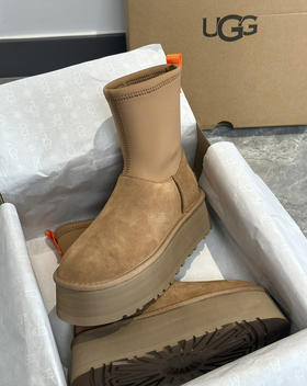 高筒油叽叽羊皮毛一体雪地靴