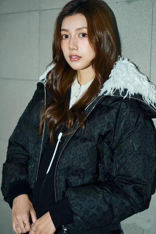 驴家 25秋冬新款  滑雪季羽毛领暗纹短款羽绒服(TM) 商品图1