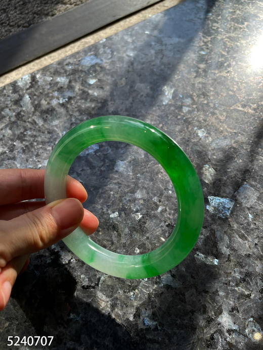 正圆条冰飘翠手镯【5240707】圈口57.2~具体价格微信咨询 商品图2