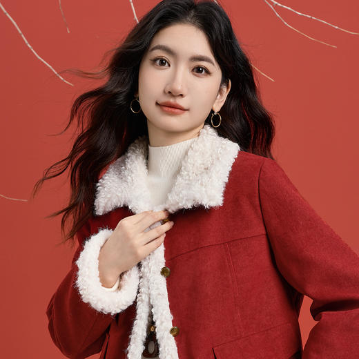 【11/19新品】熙世界小香风红色棉衣棉服女2025年冬季新款高级感毛绒翻领短外套 商品图4