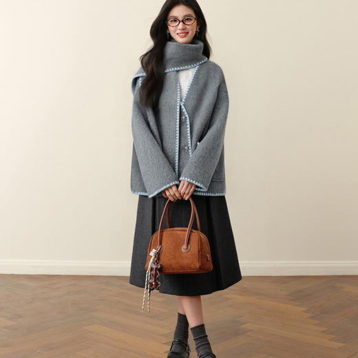 【严选】【薄雾微光】诗凡黎贝壳绣围巾大衣2025冬新款全羊毛双面呢外套女7GB470891 商品图2