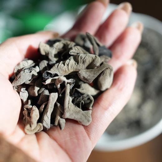 疯抢中！！【正宗长白山黄松甸有机/地标黑木耳】有机+Gi地标认证 健康营养 天然晒干 朵大肉厚 干净无沙无根蒂 口感Q弹 100g*3袋 商品图5