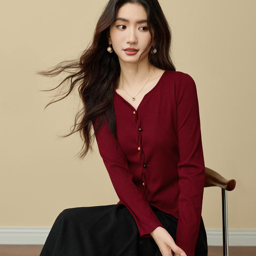 【11/19新品】熙世界【海棠红毛衣】撒银肌理套头针织衫女25年秋冬长袖V领上衣 商品图4