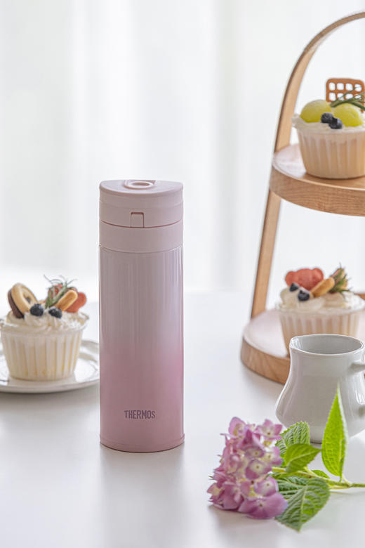 48小时发货【膳魔师保温杯】350mL；保温效力:63℃以上(6小时) 保冷效力:11℃以下(6小时)，直饮杯口，出水顺畅，硅胶密封圈防漏效果佳，可拆卸杯盖部件清洗无死角 商品图8