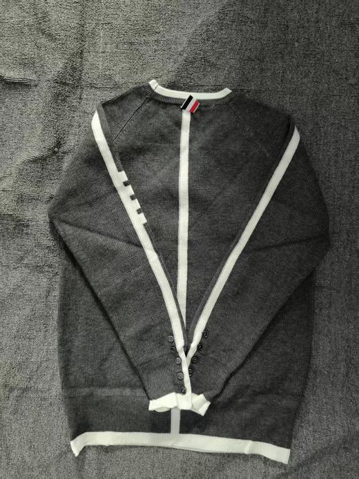 T*B三条杠撞色圆领长袖上衣 商品图3