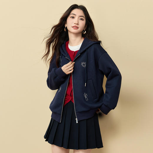 【11/19新品】熙世界松弛感刺绣加绒卫衣短外套女2025秋冬新款休闲宽松连帽开衫 商品图4
